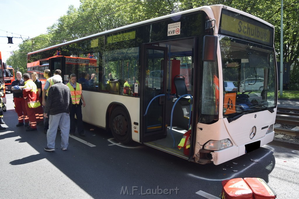 VU Schulbus Taxi Severinsbruecke Rich Innenstadt P10.JPG - Miklos Laubert